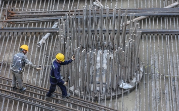 Ổn định lao động xây dựng: Cần đòn bẩy từ cải cách tiền lương và phúc lợi