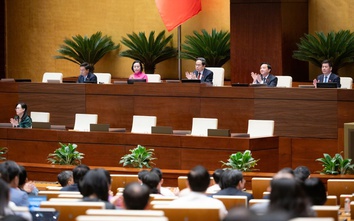 Quốc hội thông qua luật mới, giữ nguyên tắc không khen thưởng nhiều lần cho một thành tích