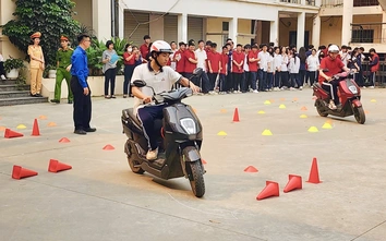 Hà Nội vận động học sinh, giáo viên chuyển sang dùng phương tiện giao thông điện