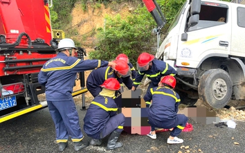 Ô tô tải va chạm xe máy trên QL1A qua Đắk Lắk, hai người thương vong