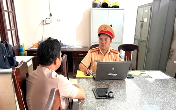 CSGT Đắk Lắk xử lý tài xế xe tải vượt ẩu, đối đầu ô tô con trên đường Đông Trường Sơn