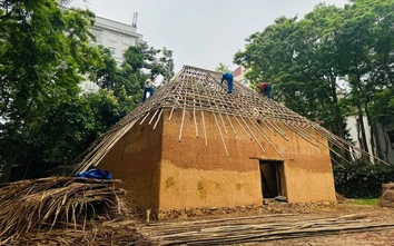 Độc đáo nhà trình tường, lưu giữ hồn cốt văn hóa người Hà Nhì giữa lòng Hà Nội