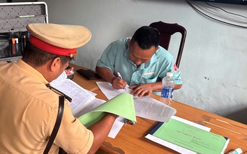 Lâm Đồng: Xử phạt tài xế xe giường nằm vượt ẩu, suýt gây tai nạn trên đường Hồ Chí Minh