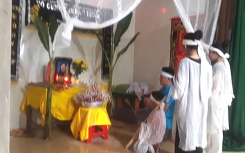 Vợ tử nạn, mẹ nguy kịch, người chồng gồng gánh 3 con nhỏ