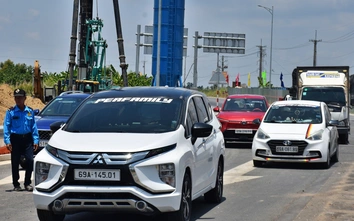 Người dân, tài xế phấn khởi khi cao tốc Hậu Giang - Cà Mau đưa vào khai thác