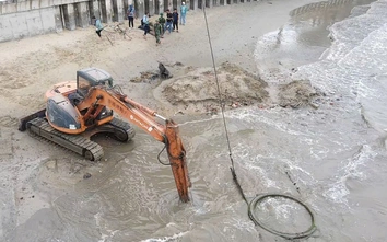 Trục vớt xác xe tăng ở biển Quy Nhơn, phát hiện nhiều súng, đạn pháo