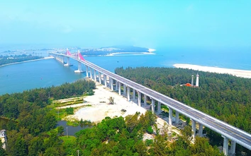 Cầu vượt biển dài nhất miền Trung chính thức thông xe kỹ thuật