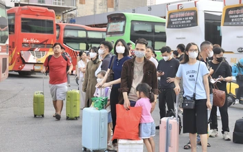 Sáng 30/4: Bến xe Hà Nội đông nghịt, người dân hối hả về quê nghỉ lễ