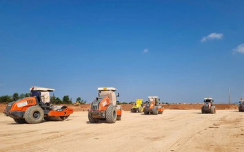 Gần 500 công nhân, kỹ sư xuyên lễ bám công trường mở rộng sân bay Phù Cát