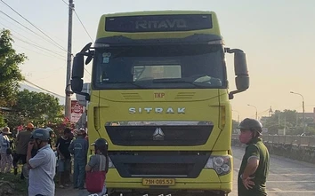 Bản tin TNGT 7/4: Người phụ nữ tử vong sau va chạm với xe đầu kéo tại Khánh Hòa