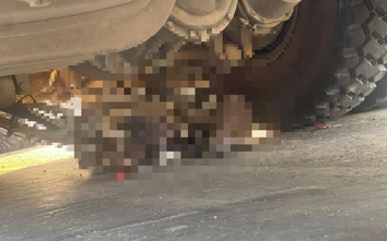 Xe đạp va chạm xe đầu kéo trên quốc lộ 1, người phụ nữ tử vong tại chỗ