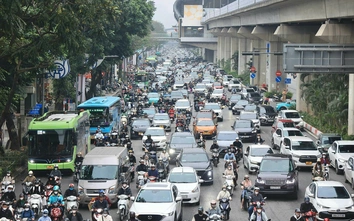 Hà Nội: Tai nạn giao thông giảm nhưng ùn tắc vẫn phức tạp