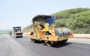 Giữa nắng gắt, công trường cao tốc Khánh Hòa - Buôn Ma Thuột tăng tốc thi công