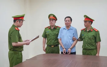 Khởi tố bắt tạm giam giám đốc, hiệu trưởng, kế toán ở Phú Thọ “ăn chặn” tiền trợ cấp