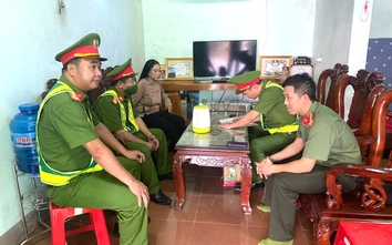 Hà Tĩnh: Xác minh vụ người phụ nữ cầm bồ cào chặn xe giữa đường phơi lúa