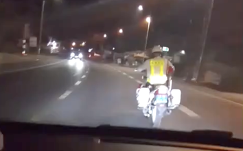 CSGT Đắk Lắk hỗ trợ đưa thanh niên bị co giật, ngất xỉu trên đường đi cấp cứu