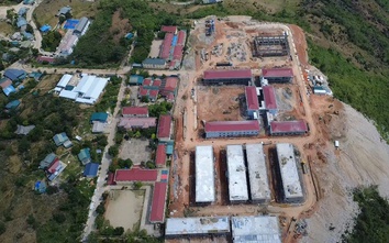 Lai Châu: 11 công trường nội trú ở biên giới tăng tốc "3 ca, 4 kíp"
