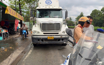 TP.HCM xử lý nhiều xe container dừng, đỗ sai quy định