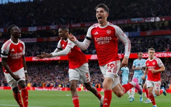 Đánh bại Burnley, Arsenal tiến gần ngôi vương