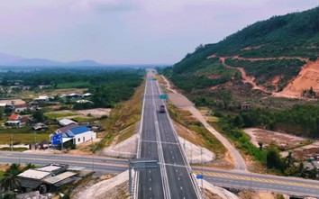 Niềm vui người thợ trong "ngày đại thắng" đưa tuyến cao tốc qua Gia Lai vào khai thác