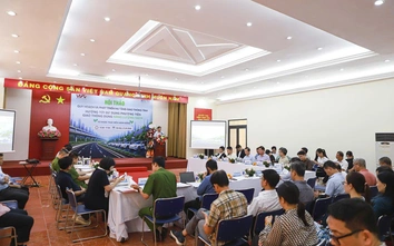 Chuyển từ cấm sang quản lý rủi ro, phát triển hạ tầng xe điện