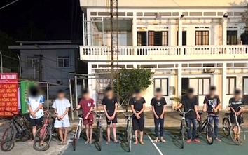 Hải Phòng: Xử lý 9 học sinh tụ tập, điều khiển xe đạp buông hai tay, lạng lách