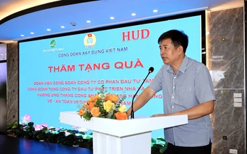 Trao yêu thương trong Tháng Công nhân: 100 suất quà đến với người lao động Tam Đảo