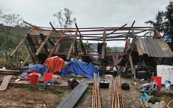 Giông lốc kèm mưa đá tàn phá Thái Nguyên, nhiều người thoát nạn trong gang tấc