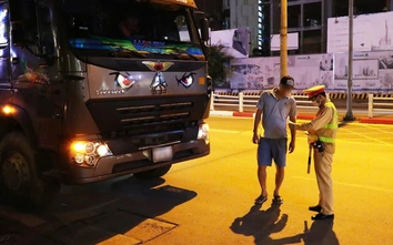 Doanh nghiệp vận tải, đơn vị thi công sân Hùng Vương ký cam kết không vi phạm giao thông
