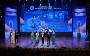 Vietnam Airlines khẳng định vị thế với cú đúp giải thưởng chuyển đổi số và sức mạnh mềm