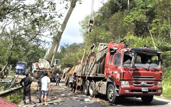 CSGT Quảng Ngãi khuyến cáo sau vụ lật xe tải trên đèo Vi Ô Lắk khiến hai người tử vong