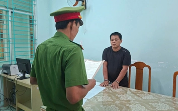 Quảng Ngãi: Bắt giam đối tượng dùng dao tấn công người khác, chặn xe cứu thương đập phá