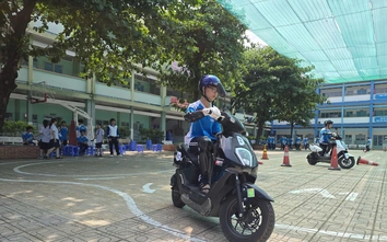Hơn 700 học sinh TP.HCM được đào tạo kỹ năng lái xe an toàn
