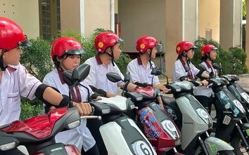 HEAD Sơn Minh tuyên truyền, hướng dẫn lái xe an toàn cho hơn 400 sinh viên