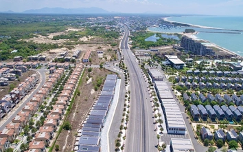 Diện mạo đường ven biển gần 77km với cầu cạn ôm triền núi và nhiều đoạn mở rộng 8 làn xe