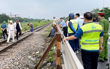 Ninh Bình: Đóng lối đi tự mở nguy hiểm qua tuyến đường sắt Bắc - Nam