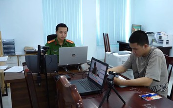 Cúi lấy nước uống khi đang chạy xe trên cao tốc, tài xế gây tai nạn làm 2 người tử vong