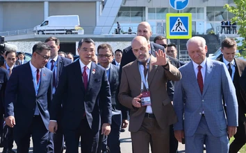Thủ tướng Lê Minh Hưng thăm Triển lãm "Made in Tatarstan" của Tatarstan (Liên bang Nga)
