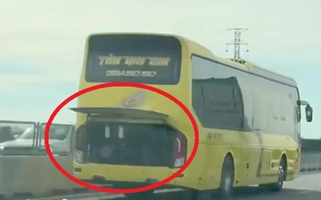 Mở nắp capo để che biển số, tài xế xe khách bị phạt hơn 20 triệu đồng, trừ 6 điểm bằng lái