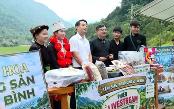 Về “làng số” xứ Tuyên, ra ngõ gặp YouTuber, TikToker