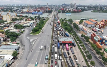 Ùn tắc kéo dài từ ngã tư Vũng Tàu qua cầu Đồng Nai về ngã ba Tân Vạn