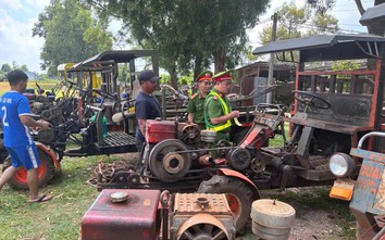 Gia Lai: Dán phản quang xe công nông tại nhiều địa phương nhằm giảm thiểu TNGT