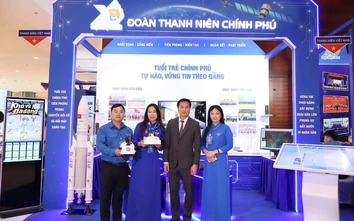 Thứ trưởng Nguyễn Tường Văn đánh giá cao mô hình FPV của Đoàn Thanh niên Bộ Xây dựng