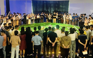 Hà Nội: Người dân háo hức xếp hàng khám phá Quy hoạch Thủ đô tầm nhìn 100 năm