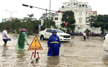 Mưa lớn gây ngập cục bộ nhiều tuyến phố ở Hải Phòng
