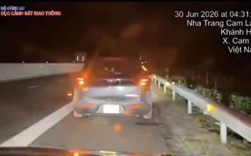 Xử phạt tài xế dừng xe trái quy định trên cao tốc Nha Trang - Cam Lâm