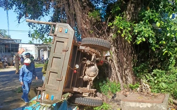 Xe đầu kéo va chạm xe công nông trên đường Hồ Chí Minh, nhiều người thương vong