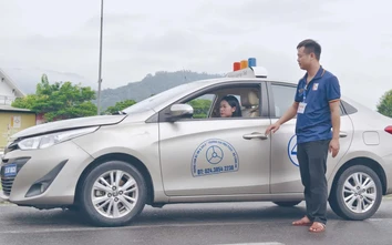 Học viên bớt áp lực trong ngày đầu bỏ thi mô phỏng sát hạch lái xe