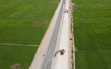 Nhà thầu thi công thiếu khoa học, dự án nâng cấp QL46 Nghệ An vẫn "lụt" tiến độ