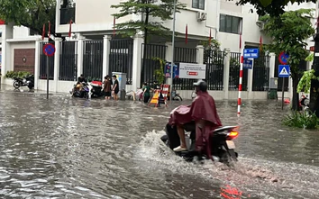 Hà Nội lý giải nguyên nhân nhiều tuyến phố ngập sau trận mưa 30 phút